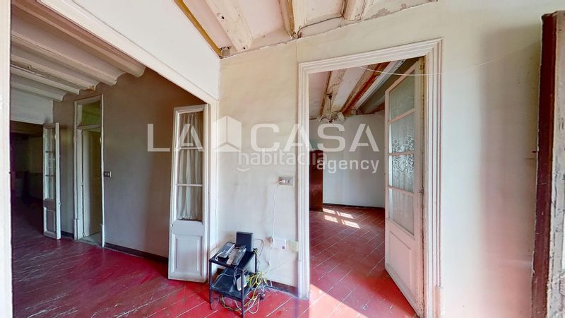 Foto eb7d8cf4-b4c6-4d8a-8210-6ccac47cd2f9. Àtic a Raval Barcelona