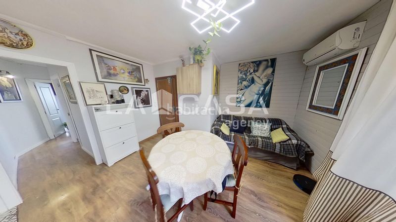 Foto 744aac4f-2052-46cd-8a5f-fc21993e7d3e. Àtic a Carmel Barcelona