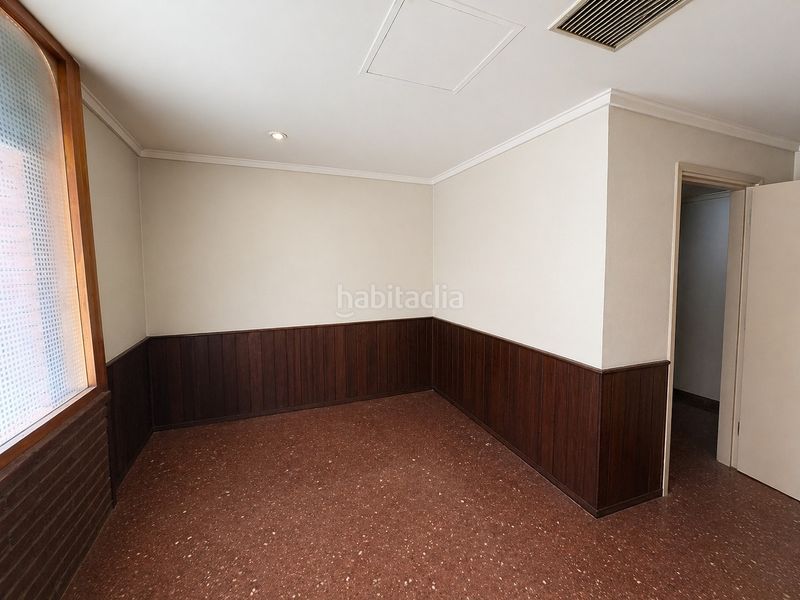 Foto af9ed4c5-a4ab-4763-850e-f0011a4d013f. Local comercial a El Pedró Cornellà de Llobregat