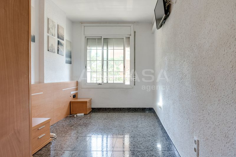 Foto d44b0fd8-c53f-4177-84ad-44a180c75d4d. Pis a Provençals del Poblenou Barcelona