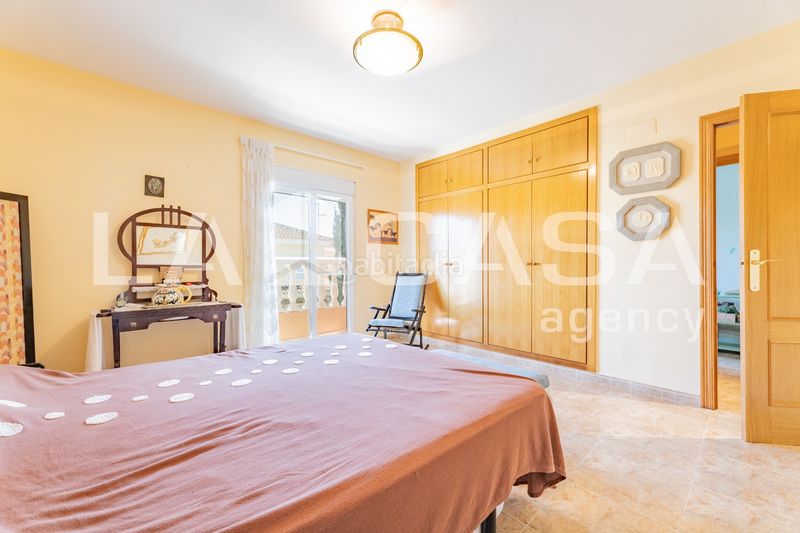 Foto 9ca236dc-2d47-4426-9e8e-e0bd5885703d. Casa aparellada amb piscina a Corinto-Almardà Sagunt