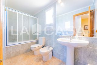 Casa aparellada a Corinto-Almardà