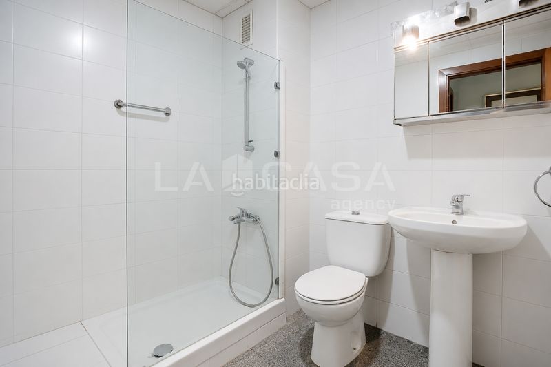 Foto a00b5118-f7c8-4809-8d23-3378954aca80. Pis a La Verneda - La Pau Barcelona