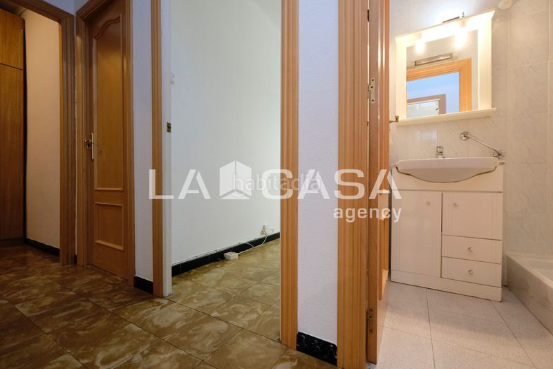 Foto 45f3d56e-f3d5-42fd-9909-b27eeea74940. Pis a Vilapicina - Torre Llobeta Barcelona
