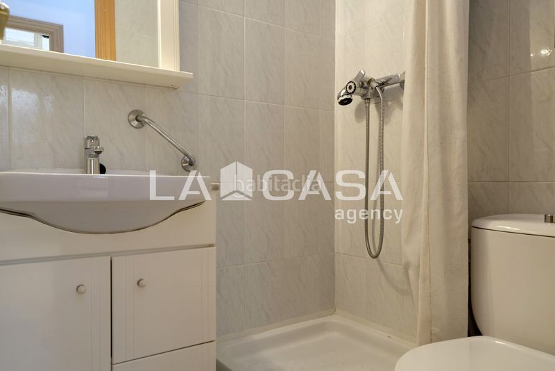 Foto a5b8772b-fe88-4ca1-8ec3-66d7a35fa1a7. Pis a Vilapicina - Torre Llobeta Barcelona