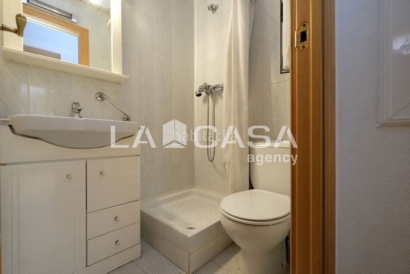 Foto f385db6c-243e-40ec-b56d-701692ab6606. Pis a Vilapicina - Torre Llobeta Barcelona