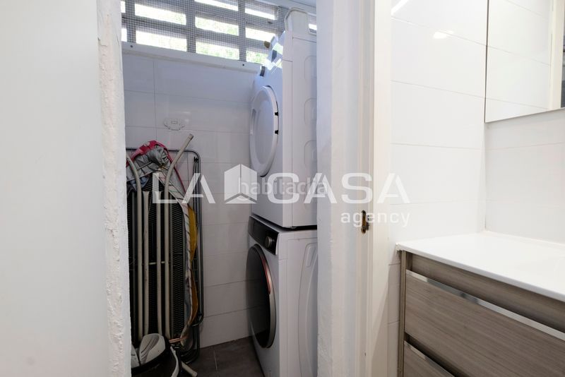 Foto da3c7f4a-7e58-4bc4-8929-5ddbde8c65cf. Pis amb calefacció a Montbau Barcelona