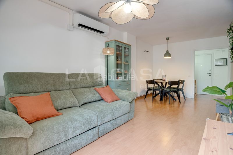 Foto 03184140-a6c5-4ead-912a-bcf329f65d6b. Pis amb calefacció aparcament a La Verneda - La Pau Barcelona