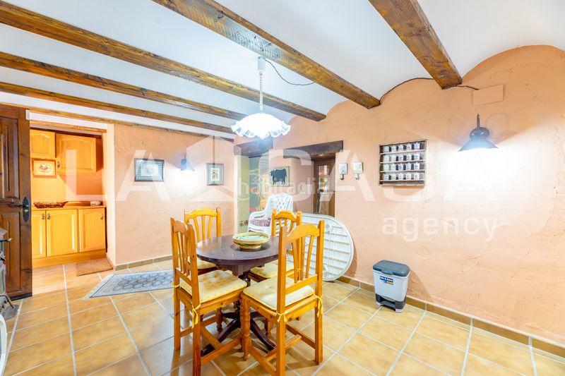 Foto d7f085fc-f7d2-4668-ba55-16403dcc08e2. Casa en Requena