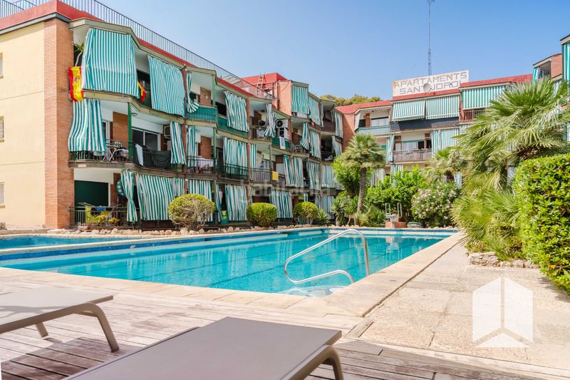 Foto a38c91c7-b025-4e0c-8170-c8180cab665b. Pis amb aparcament piscina a Bellamar Castelldefels