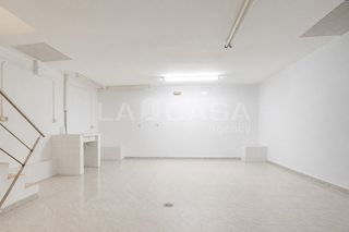 Business premise in La Verneda - La Pau