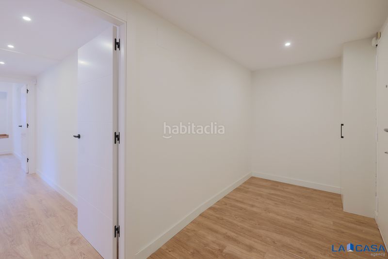Foto fda28a77-269b-49c3-ad21-be966aacf00f. Piso en La Bordeta Barcelona