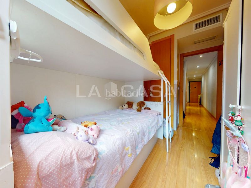 Foto a8697bd5-1d6b-4892-a476-946613995f97. Pis amb calefacció aparcament a Aiora Valencia