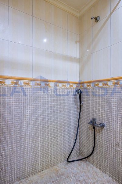Foto bcd4aa42-71d7-4826-bfa3-513da24a71e8. Pis a Juan XXIII - Rochelambert Sevilla