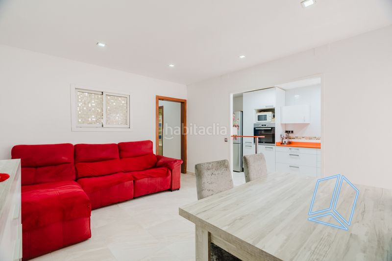 Foto b2faf76c-b159-4e5a-88ed-fddfb929c650. Planta baja en Passeig Maragall Gavà
