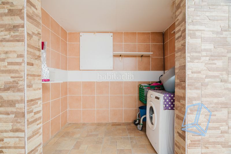 Foto d932b660-1095-42ec-b490-411b292f79f0. Planta baja en Passeig Maragall Gavà