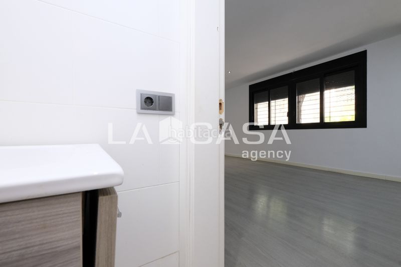Foto 89ca4de2-9b47-479b-a919-246a28b7d27a. Planta baja en Horta Barcelona