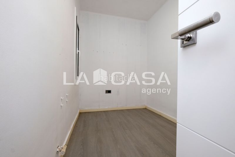 Foto cd244c28-7179-4539-9f0d-48f04b79988a. Planta baja en Horta Barcelona
