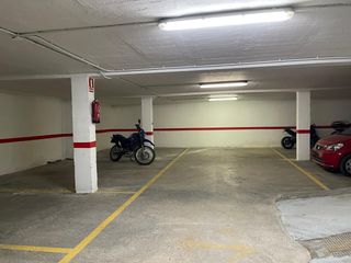 Autoparkplatz  General pereyra. Plaza de parking en el edificio la harinera, requena centro