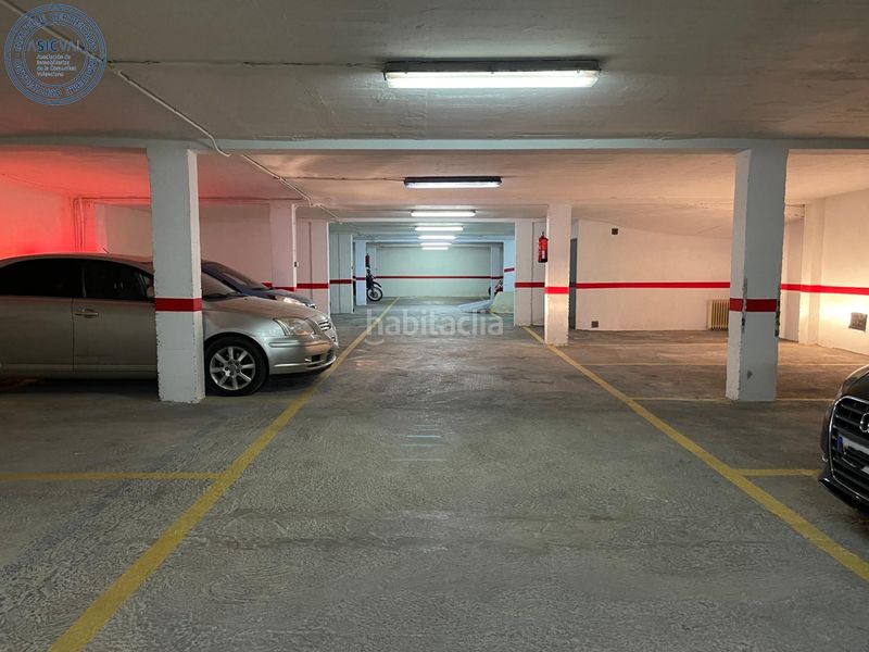 Foto d201cfc6-106c-4816-9145-3c3b4ac6367c. Aparcament cotxe a Requena