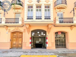 Parking voiture  General pereyra. Plaza de parking en el edificio la harinera, requena centro