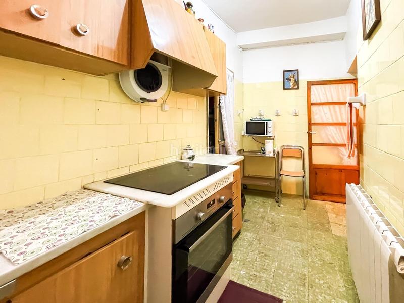 Foto 7f3a32f3-831c-4de5-973c-2b5c1e2e7149. Casa te presentamos una encantadora casa de pueblo en venta en Caudete de las Fuentes