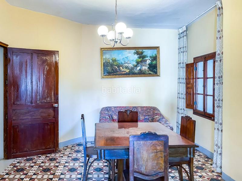 Foto e9c208f5-47ed-4d31-b1f5-6a1e24d234be. Casa te presentamos una encantadora casa de pueblo en venta en Caudete de las Fuentes