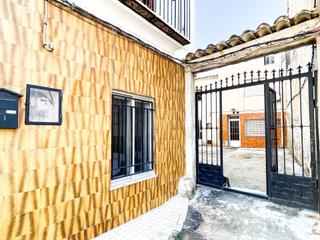 Casa in Caudete de las Fuentes. Espectacular casa unifamiliar en el corazón de caudete de las fu