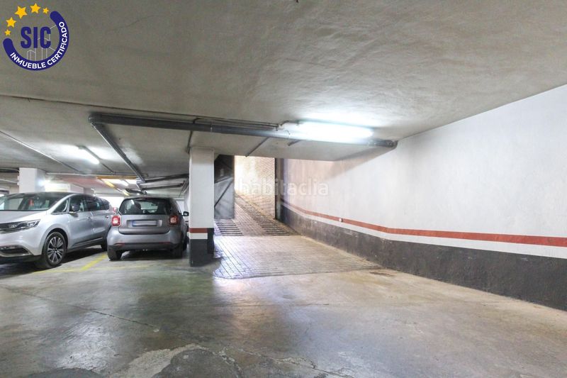 Foto c5e1cfae-fffa-4764-8934-4b76ed84d564. Aparcament cotxe a Russafa Valencia