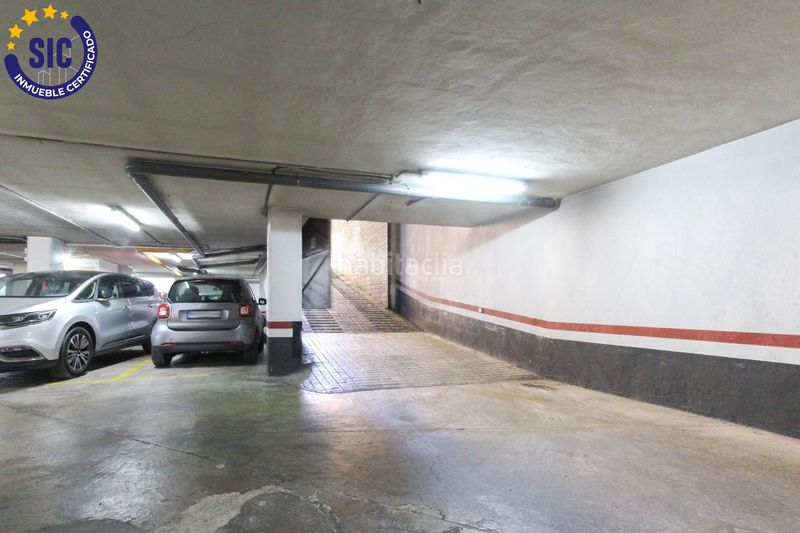 Foto fed844c1-97de-4833-948e-d9b25183e1f2. Aparcament cotxe a Russafa Valencia