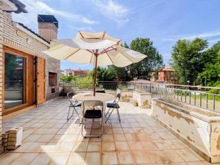 Chalet  Calle calle torderas. Descubre un refugio de elegancia y serenidad en el corazón de ch