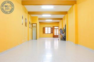 Local Comercial a Calle anselmo fernandez 20. Impecable local comercial en requena