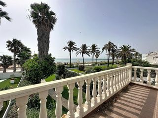 Casa aparellada  Play-puig les marines 2. Imagina tu casa en primerísima línea de la playa de el puig con