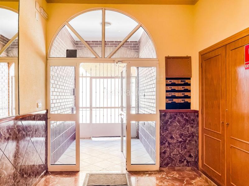 Foto 0c6c3a88-6710-4413-9534-a094313e4eee. Alquiler local comercial en calle constitucion 69 local comercial en Requena