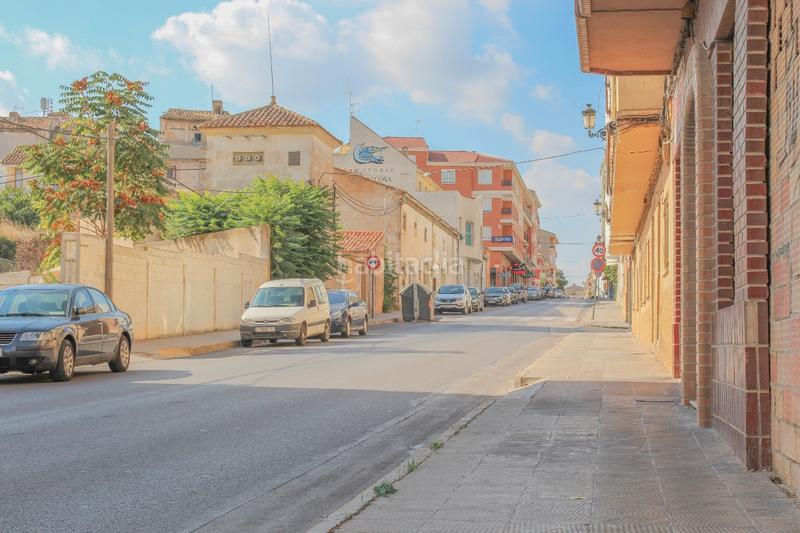 Foto 2d8215b8-5e5a-4be2-b170-b0219b458456. Alquiler local comercial en calle constitucion 69 local comercial en Requena