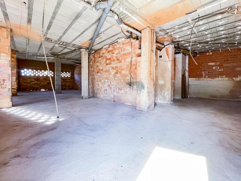 Foto d7b417a3-089f-4f35-8f12-d6eb4f1306d3. Alquiler local comercial en calle constitucion 69 local comercial en Requena