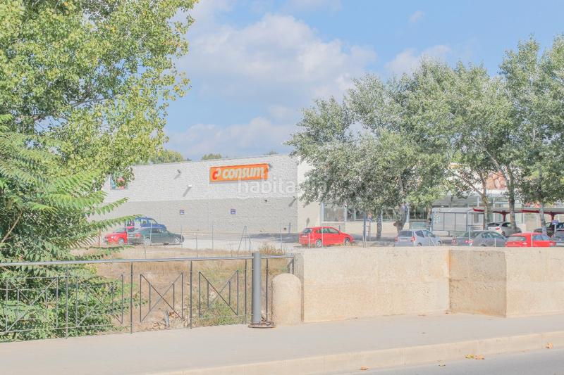 Foto eeebd9a6-1041-4be9-a1c6-ceaf94199073. Alquiler local comercial en calle constitucion 69 local comercial en Requena