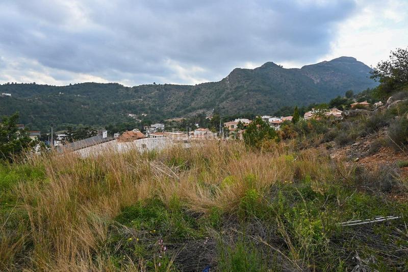 Foto d2968bc1-be2a-4991-938d-1205395c042f. Terreno residencial terreno urbano en la vall duxó frente a las cuevas de san josé en Vall d´Uixó (la)