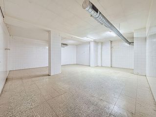 Local Comercial  Calle periodista llorente. Oportunidad estratégica local comercial de alto impacto en valen