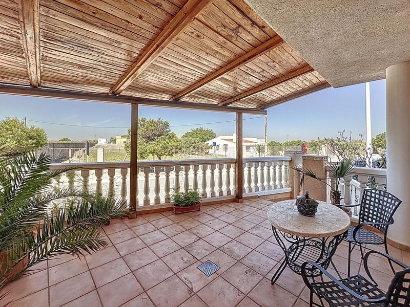 Foto 7b72bc86-2d02-4bc8-9d8e-267fcbb7ff97. Xalet amb calefacció aparcament piscina a Les Palmeres Sueca