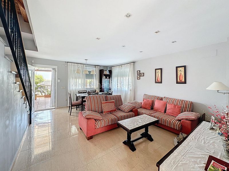 Foto 8c7e5569-c8d8-497a-9fec-fbb95779636e. Xalet amb calefacció aparcament piscina a Les Palmeres Sueca