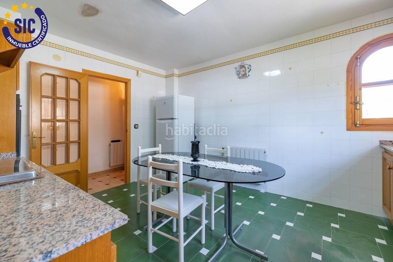 Foto c28f06f8-2120-42d8-bcb5-5b314640f3ee. Casa amb calefacció aparcament piscina a Xixona