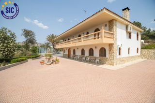 Casa  Ds sector 3. Chalet independiente con parcela y piscina climatizada en venta