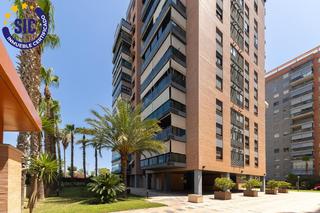 Ático  Escultor miquel navarro. Ático en residencial premium con piscina en mislata  gran terraz