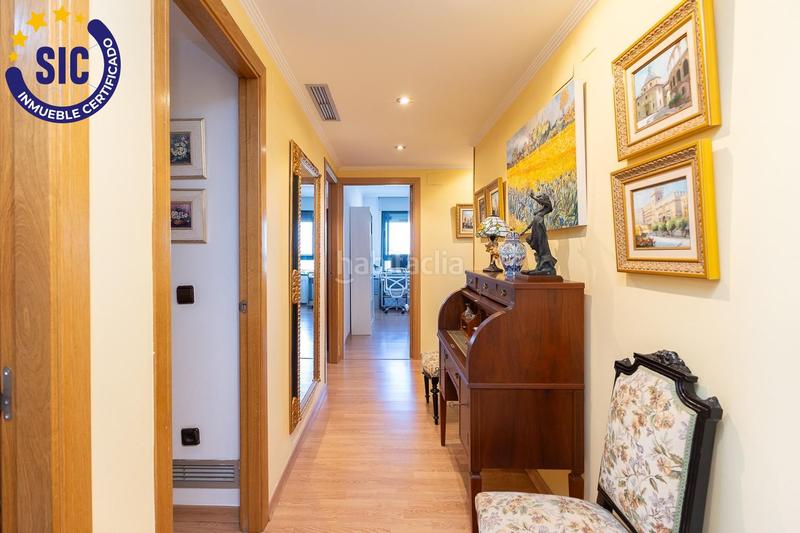 Foto 25850914-0df3-4fc5-bd41-f120fadc628a. Àtic amb calefacció aparcament piscina a La Constitución-Canaleta Mislata