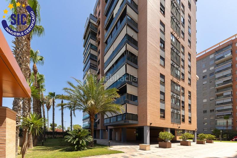 Foto 5d3b4d9f-8d6b-4660-b798-bd36dd69bd50. Àtic amb calefacció aparcament piscina a La Constitución-Canaleta Mislata