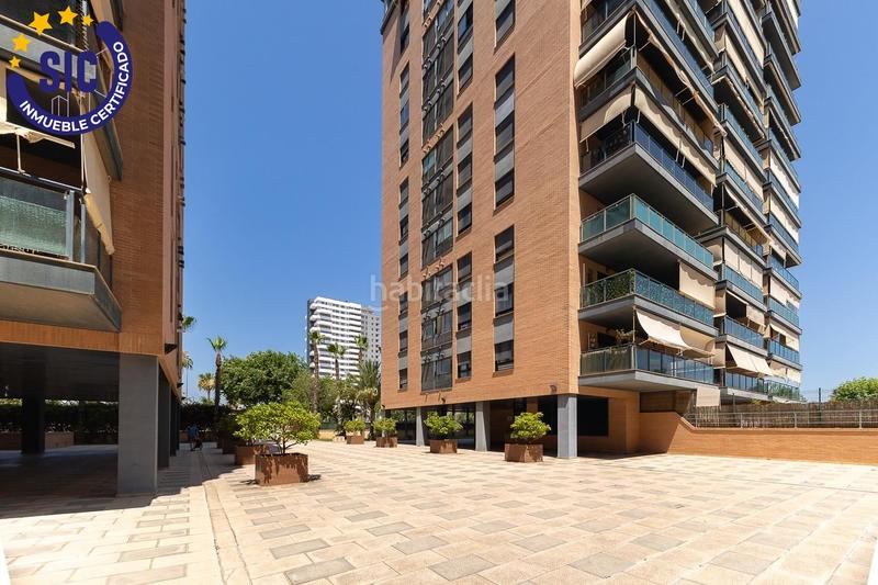 Foto 70416789-4d12-4db9-812f-f856c305f9cf. Àtic amb calefacció aparcament piscina a La Constitución-Canaleta Mislata