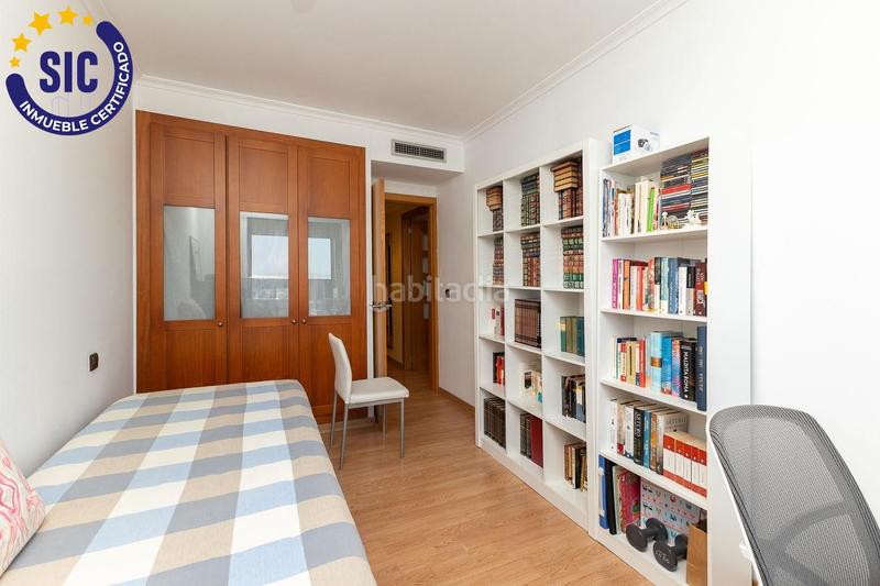 Foto d3d82e69-d31e-42ef-8e6b-25679878b4c9. Àtic amb calefacció aparcament piscina a La Constitución-Canaleta Mislata