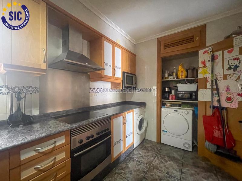 Foto bd32397a-032f-43d9-b3c1-ddd374e4efb3. Piso tu nuevo hogar te está esperando en Requena