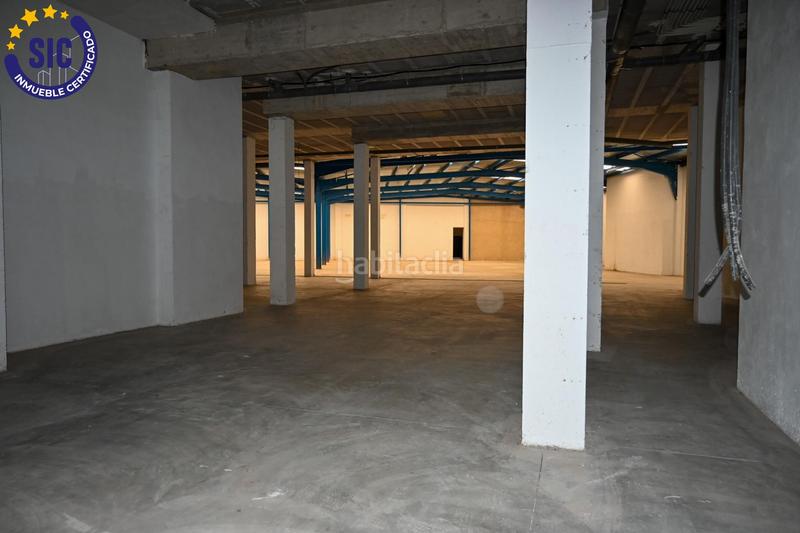 Foto 1268f242-472b-4487-8b24-030fa8cfe375. Capannone industriale in Centro Xirivella